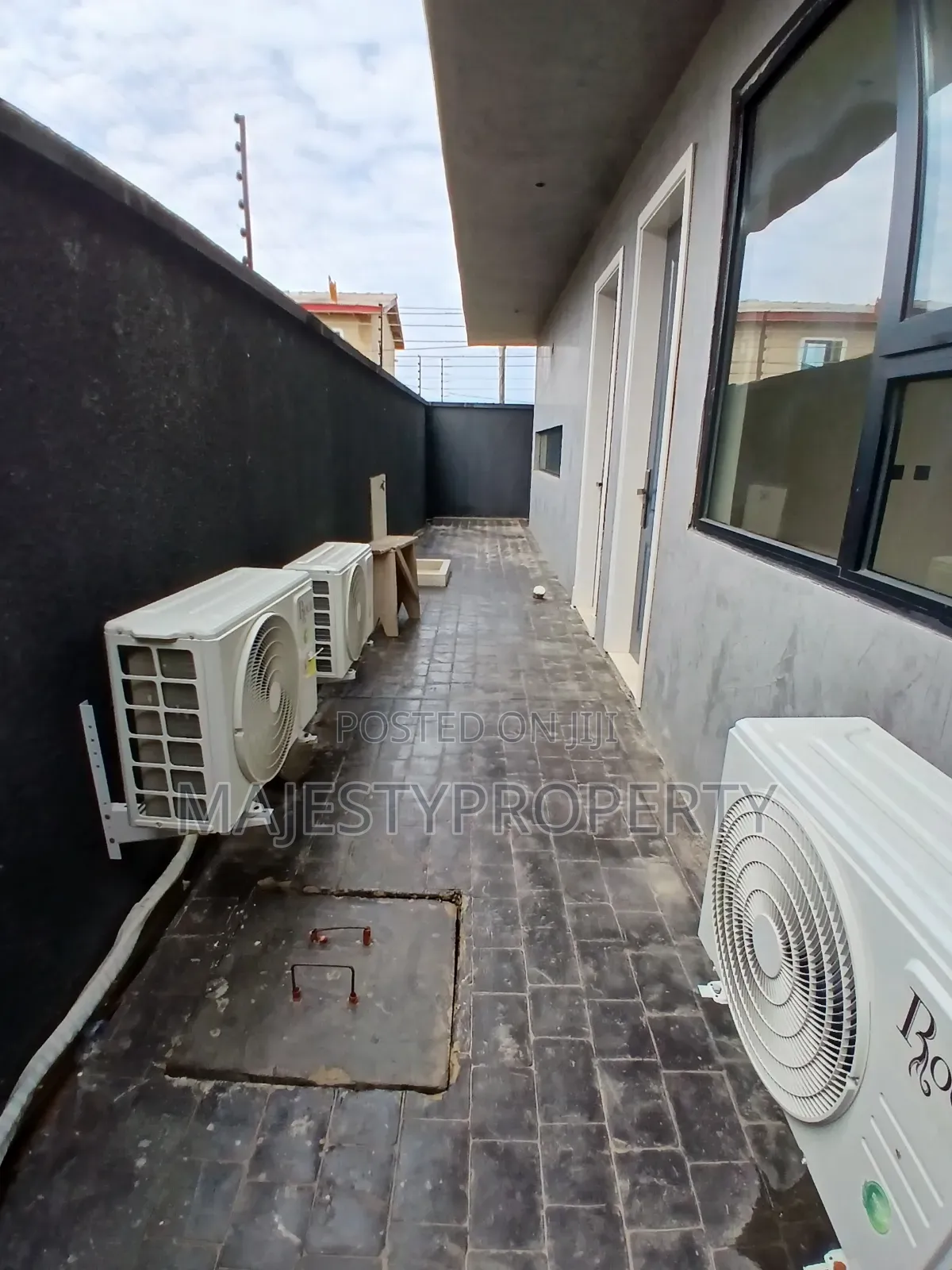 4bdrm House in Tseaddo, Airport Residential Area for sale