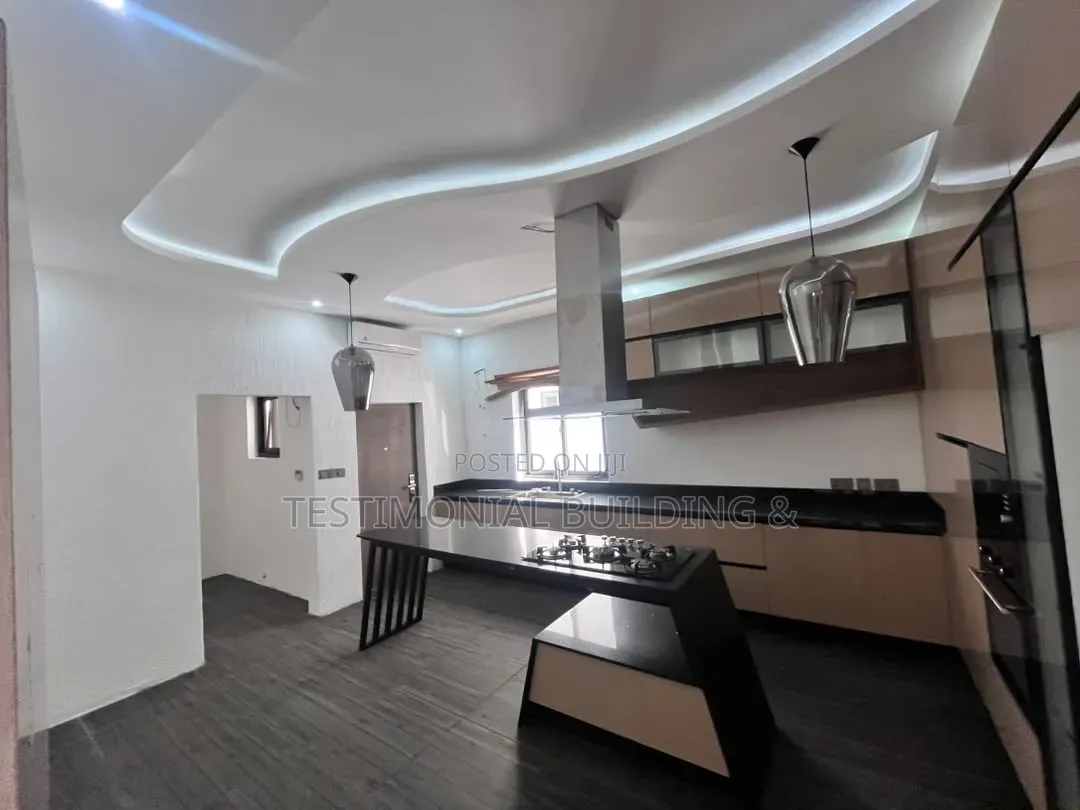 4bdrm House in Testimonial Building, School Junction for rent