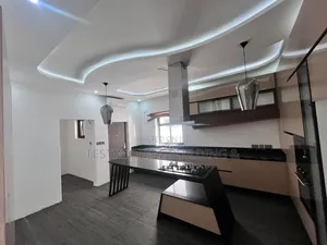 4bdrm House in Testimonial Building, School Junction for rent