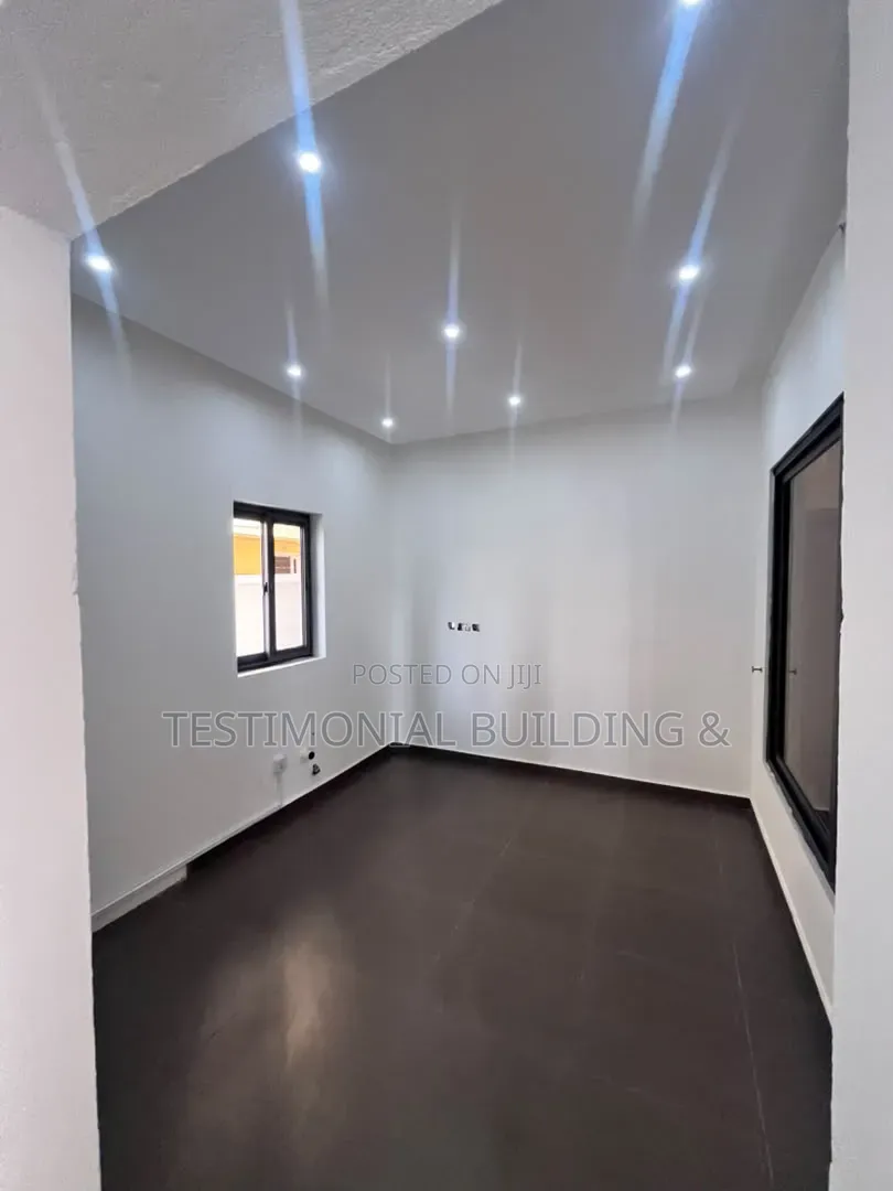 4bdrm House in Testimonial Building, School Junction for rent