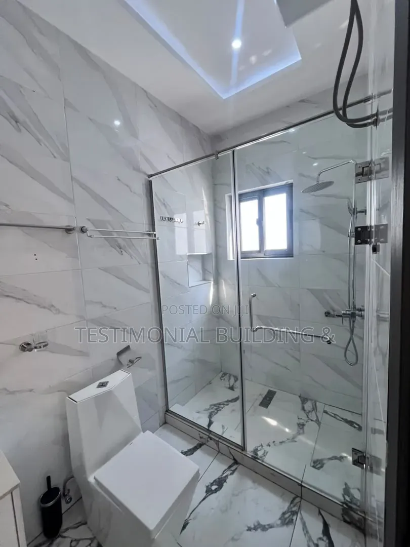 4bdrm House in Testimonial Building, School Junction for rent