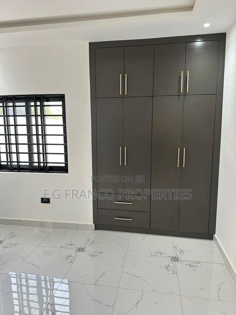 4bdrm House in Kg, Franco, Baatsona Total for sale