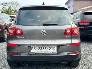 Volkswagen Tiguan SE 2011 Gray
