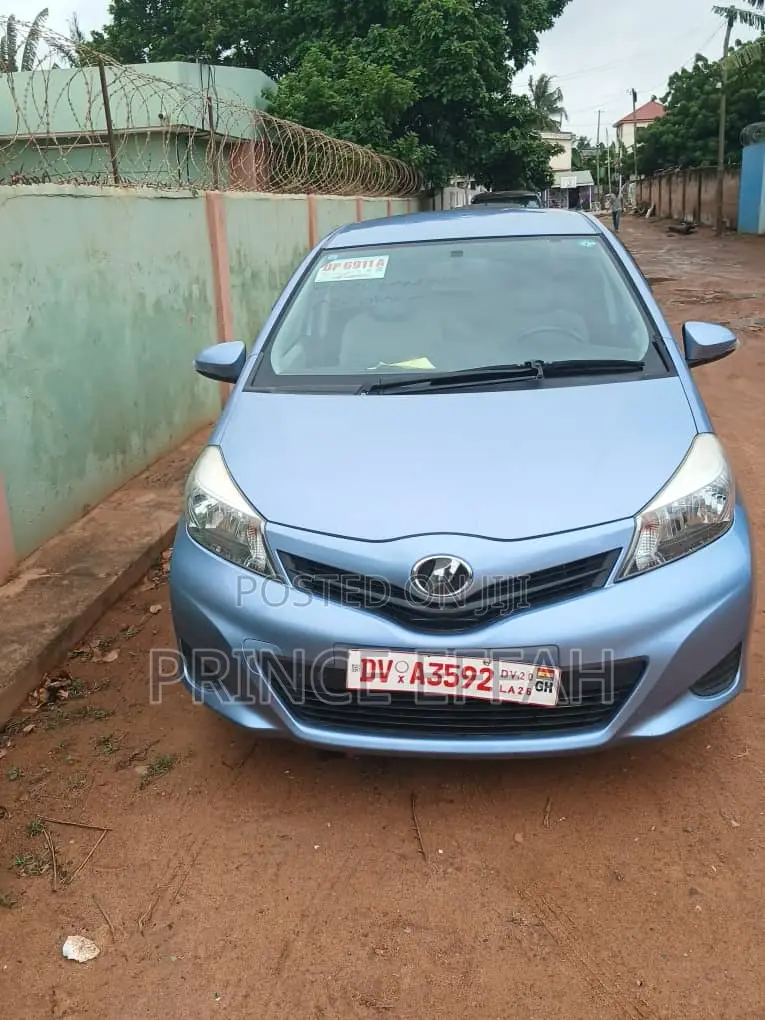 Toyota Vitz 1.5 FWD 3dr 2014 Blue