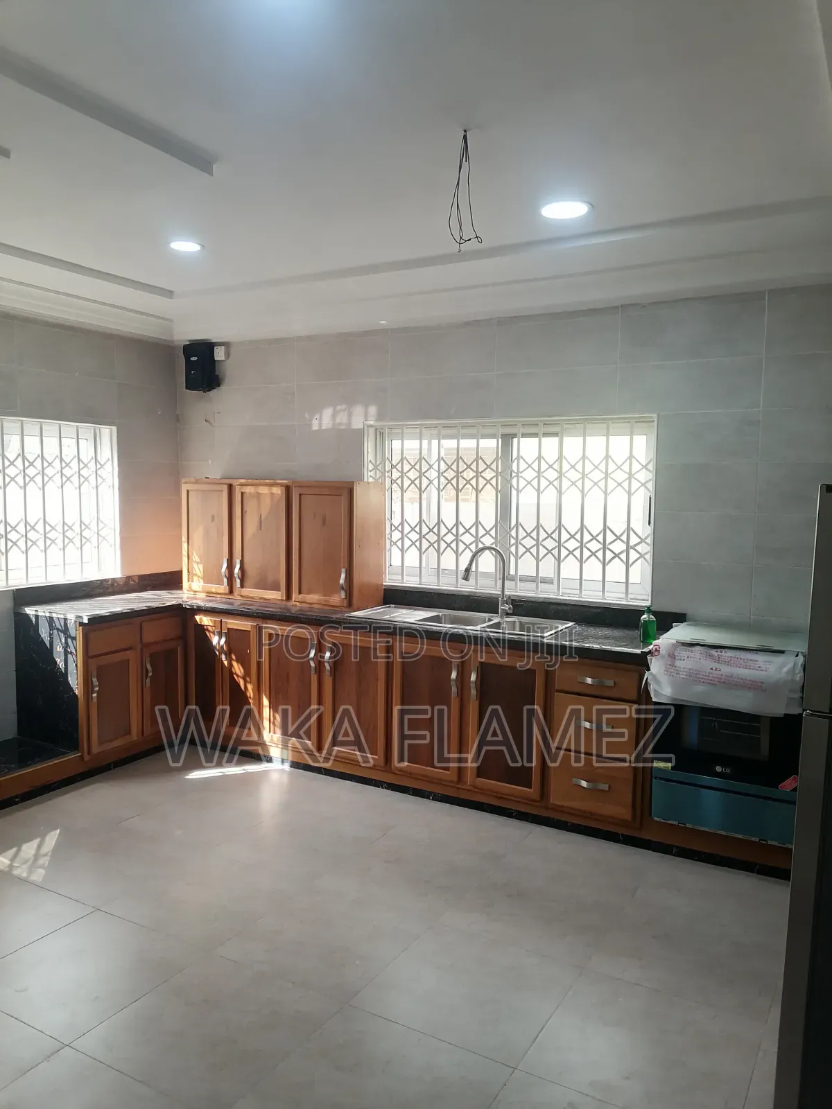 3bdrm House in Reggies Court Estate, Amasaman for sale