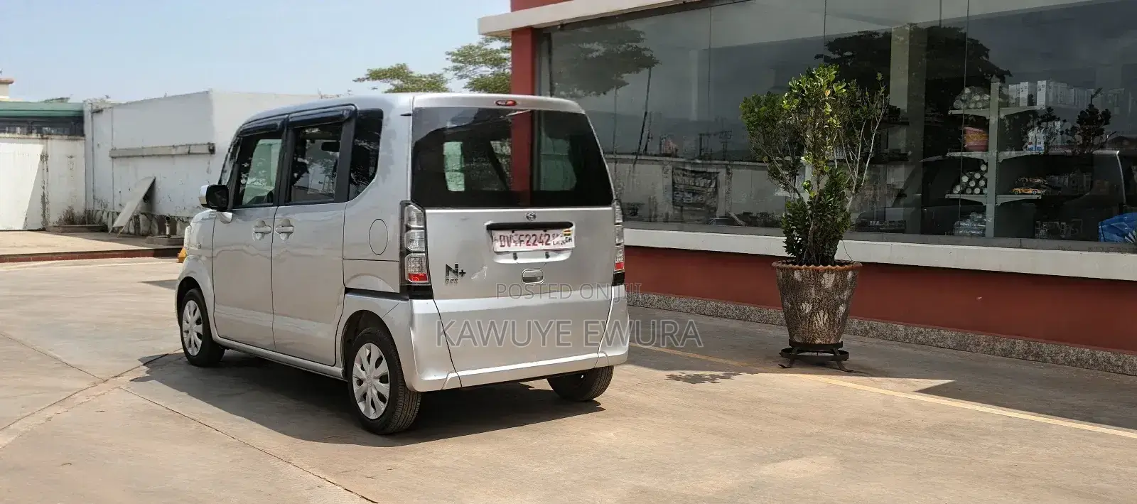 Honda N-Box 2018 Silver