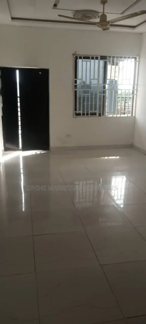 11bdrm House in Top Base for sale