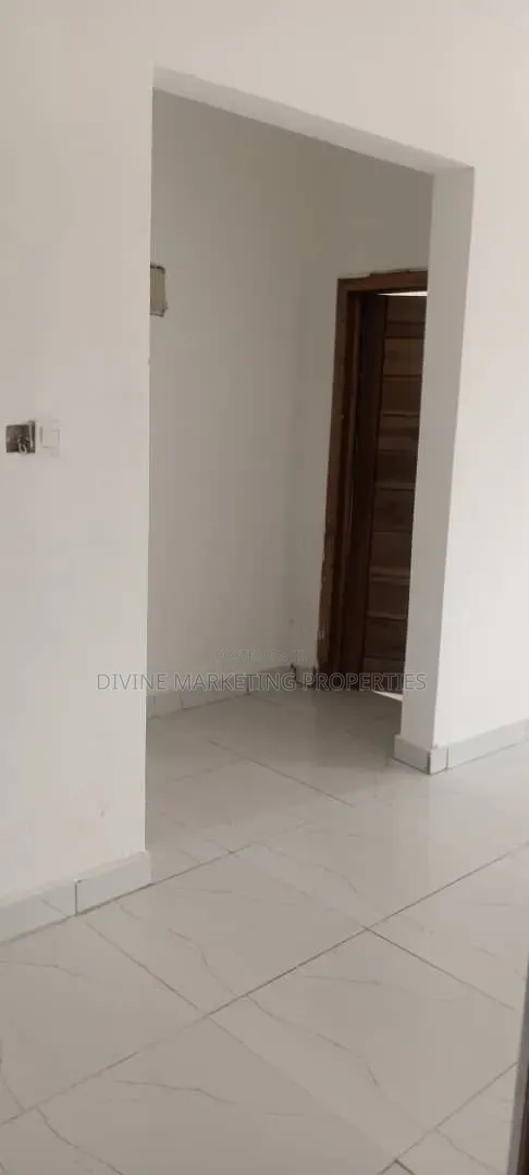 11bdrm House in Top Base for sale