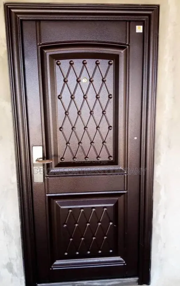 High Quality Sed Rough Door Single Available in Sizes Black/White