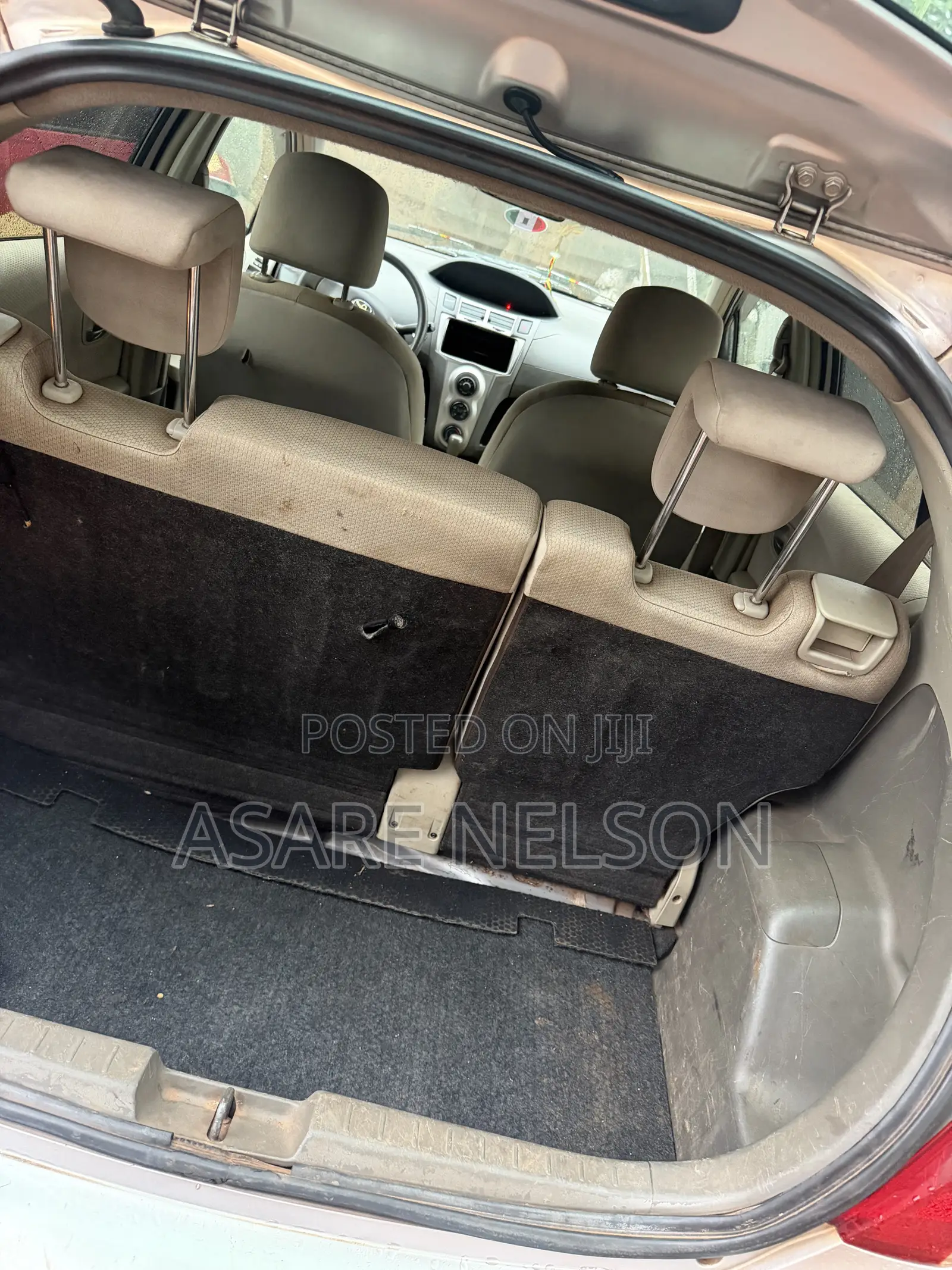Toyota Vitz 1.5 FWD 5dr 2010 Silver