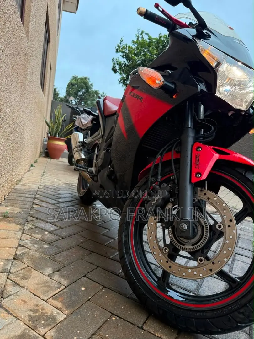 Honda CBR 2018 Red