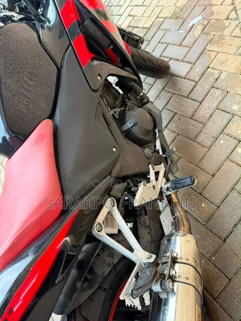 Honda CBR 2018 Red