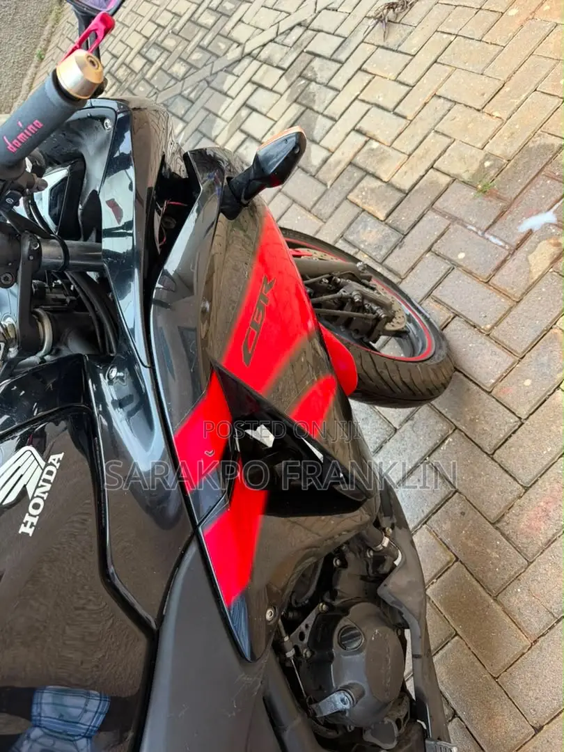 Honda CBR 2018 Red