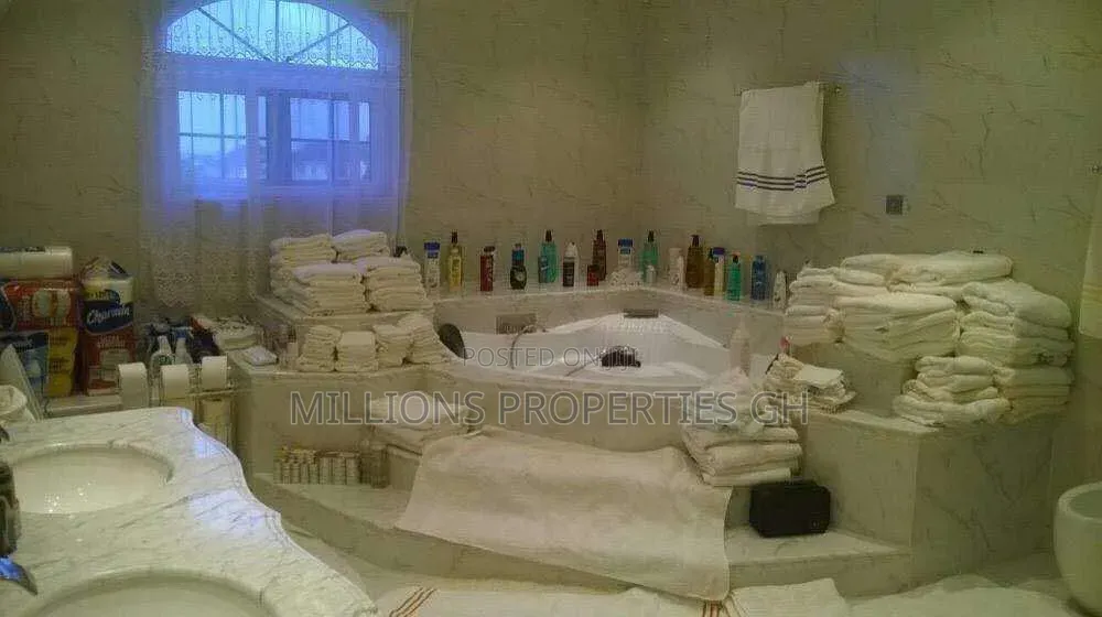 Furnished 9bdrm Mansion in Millions Properties, Kumasi Metropolitan