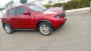 Nissan Juke 2011 Red