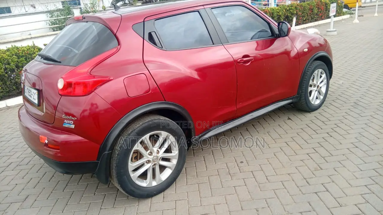 Nissan Juke 2011 Red