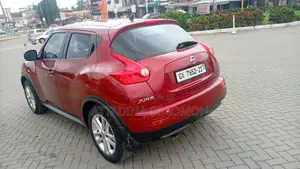 Nissan Juke 2011 Red
