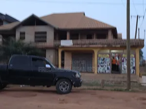 8bdrm House in Fredimens Real, Kumasi Metropolitan for sale
