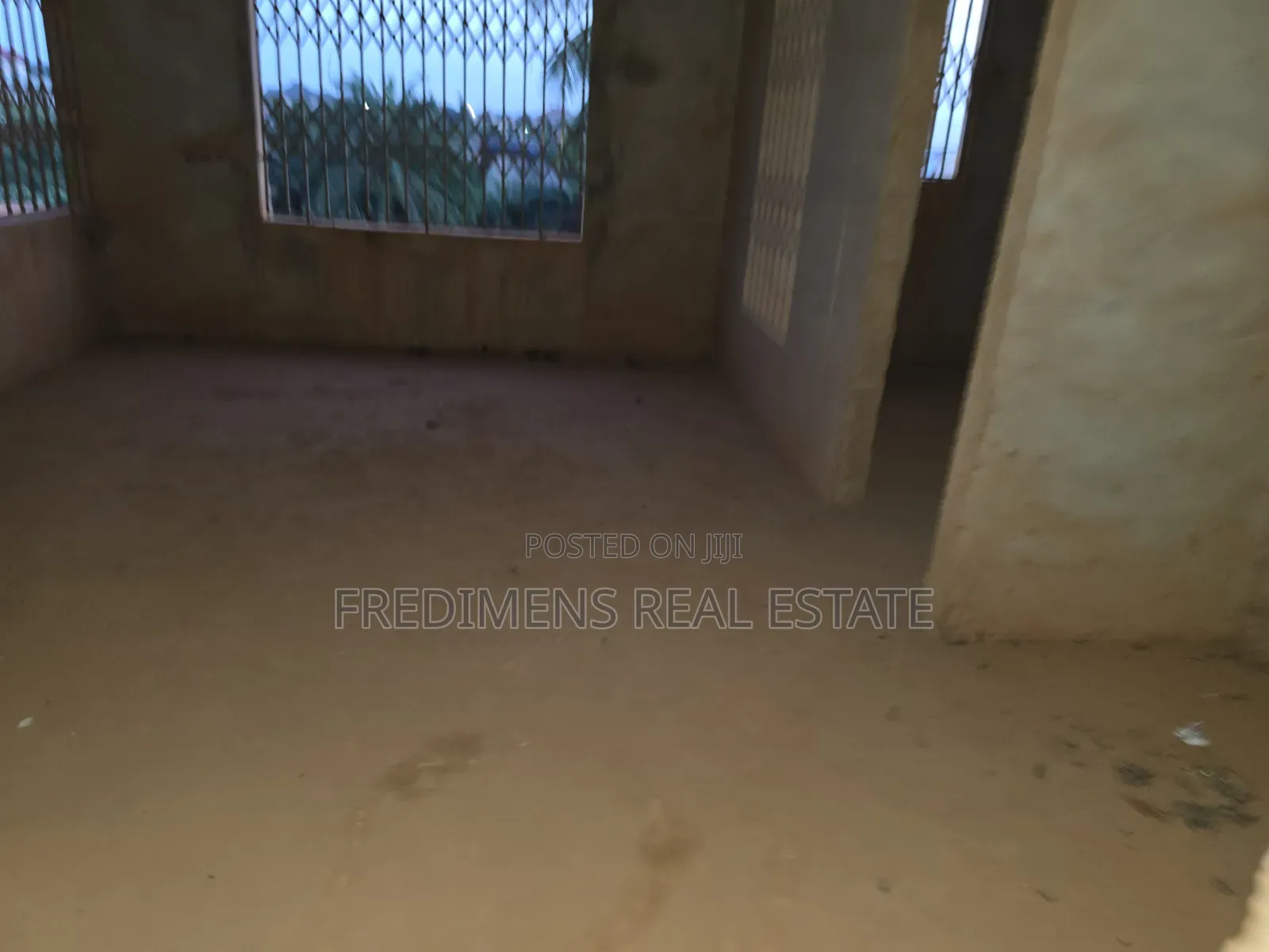 8bdrm House in Fredimens Real, Kumasi Metropolitan for sale