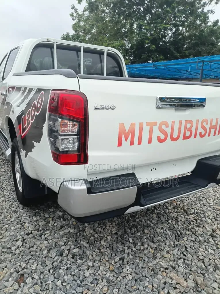 Mitsubishi L200 2020 White