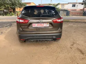 Nissan Qashqai 2018 Brown