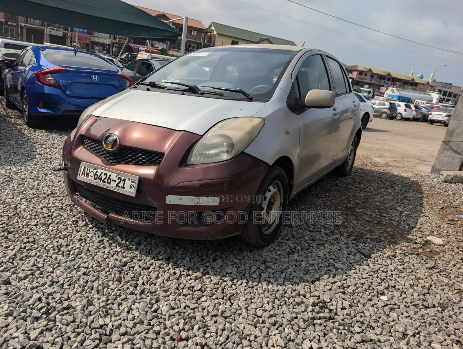 Toyota Vitz 1.3 FWD 5dr 2010 Silver