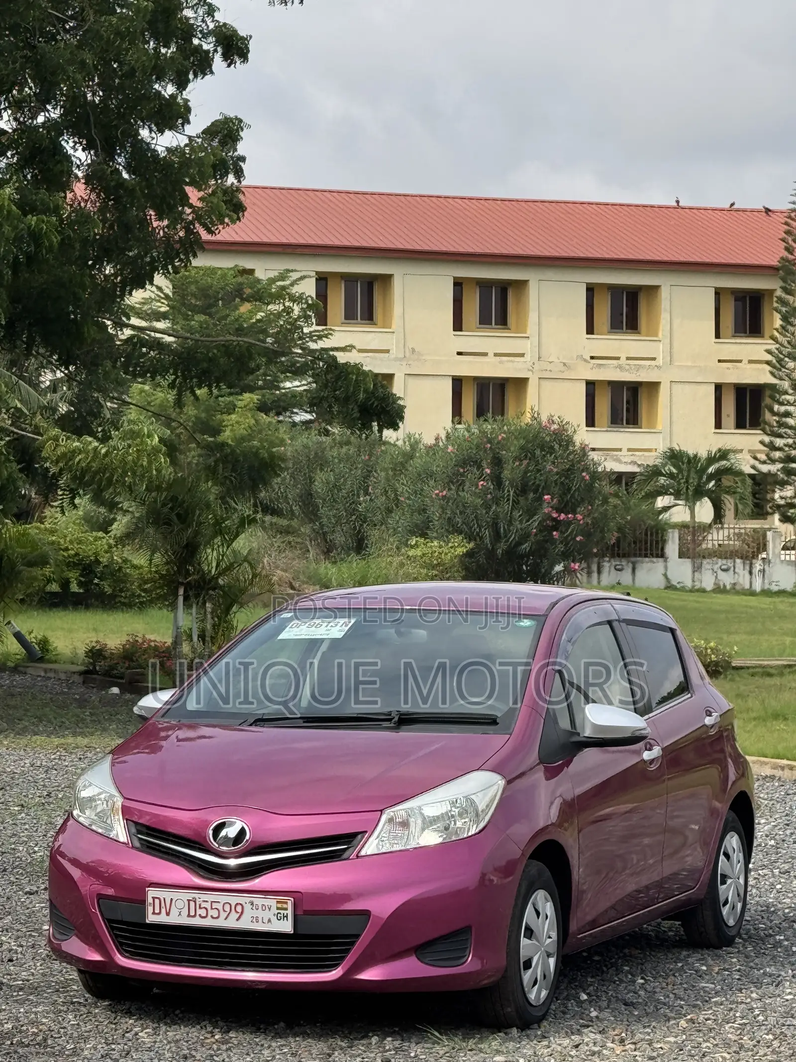 Toyota Vitz 1.3 AWD 5dr 2012 Purple