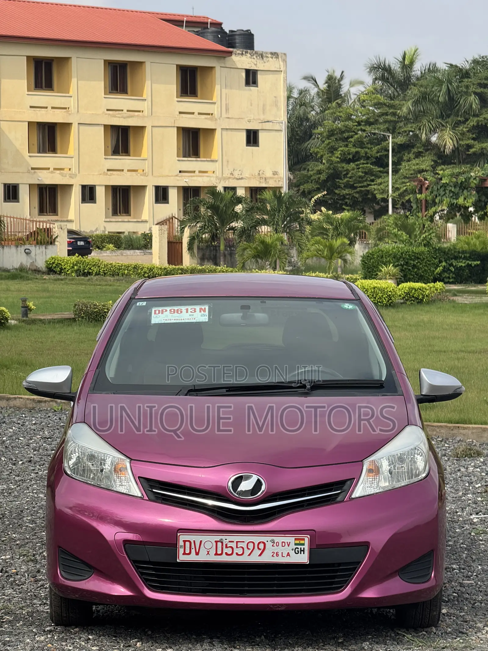 Toyota Vitz 1.3 AWD 5dr 2012 Purple