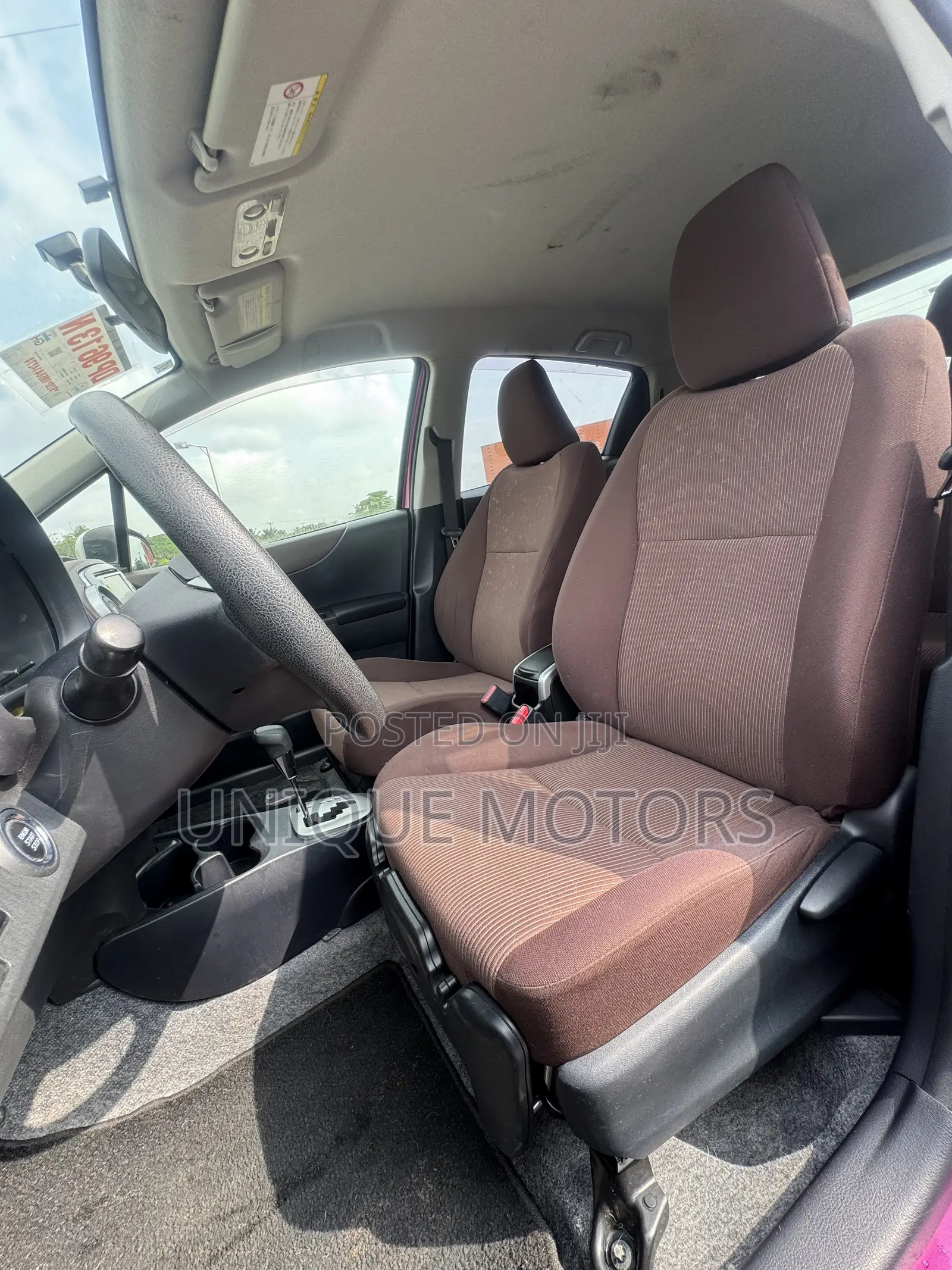 Toyota Vitz 1.3 AWD 5dr 2012 Purple