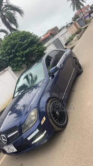 Mercedes-Benz C300 2014 Blue
