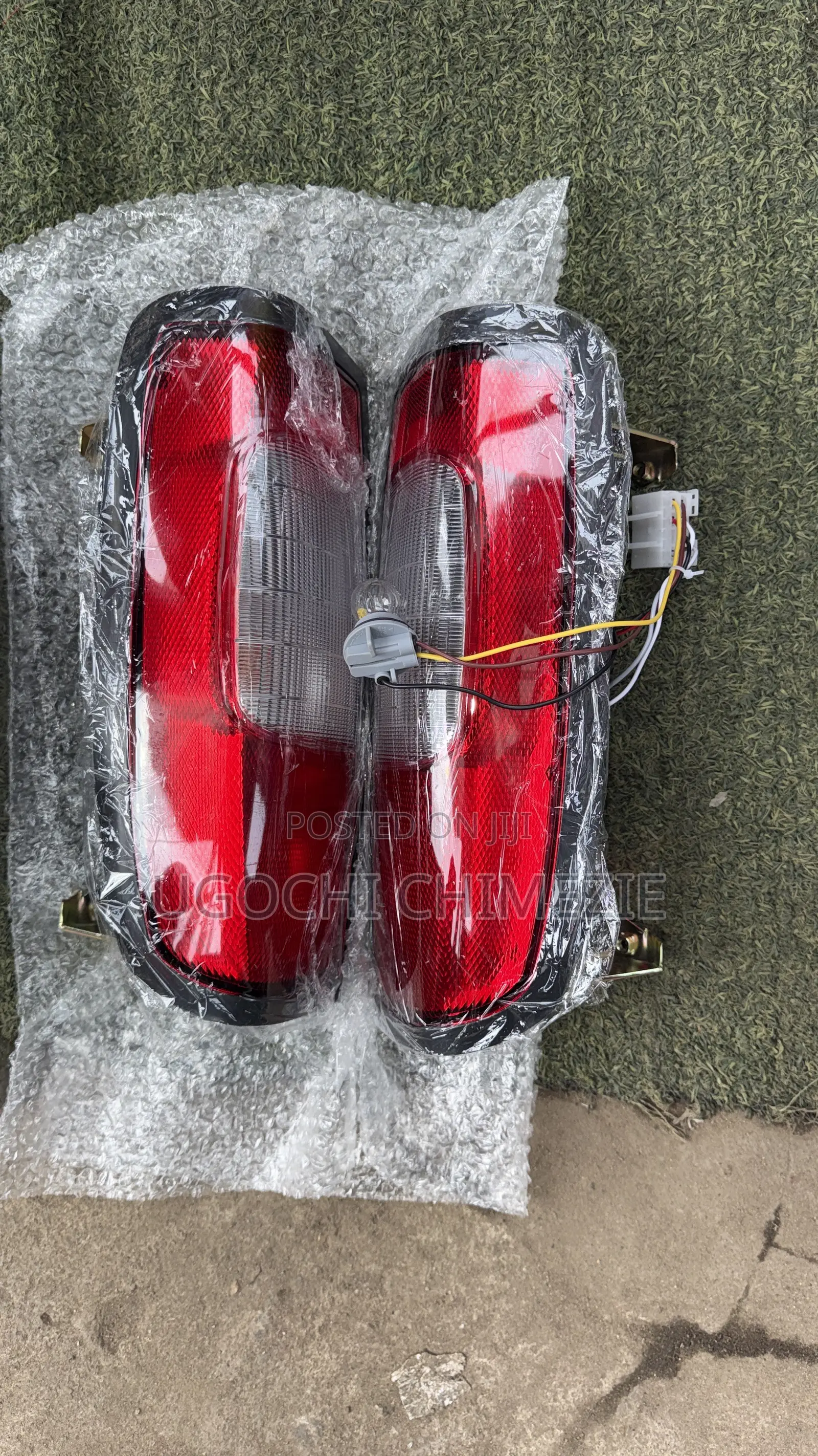 Nissan Hardbody 2003,2004,2005 Tail Light