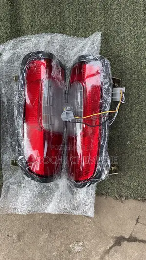 Nissan Hardbody 2003,2004,2005 Tail Light