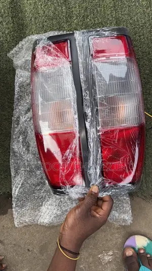 Nissan Hardbody 2003,2004,2005 Tail Light