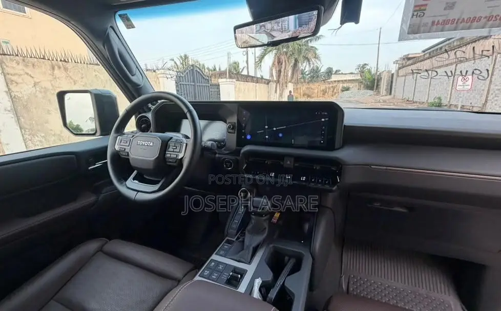 Toyota Land Cruiser 2025 Silver