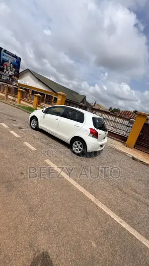 Toyota Vitz 1.3 AWD 3dr 2010 White