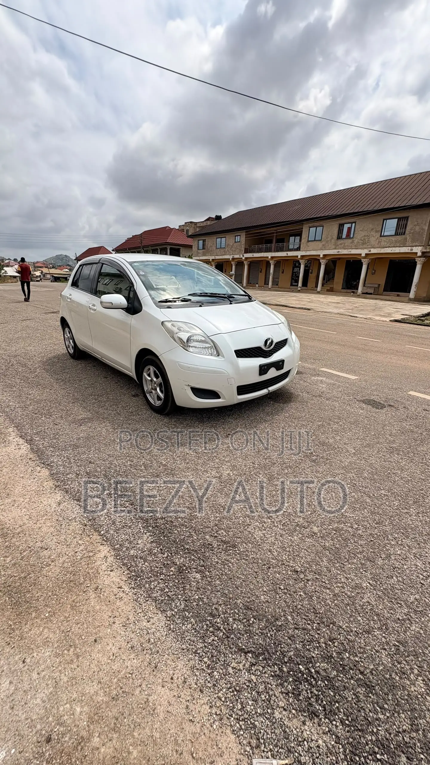 Toyota Vitz 1.3 AWD 3dr 2010 White