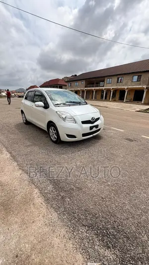 Toyota Vitz 1.3 AWD 3dr 2010 White