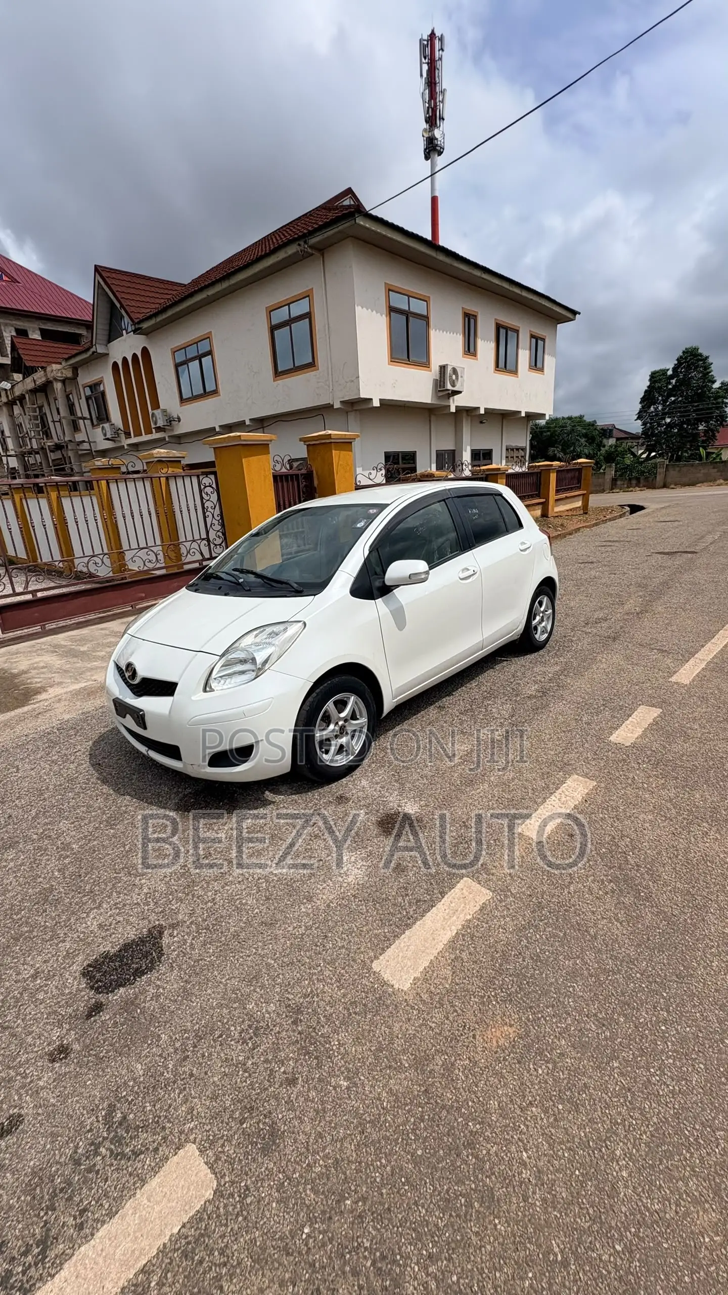 Toyota Vitz 1.3 AWD 3dr 2010 White