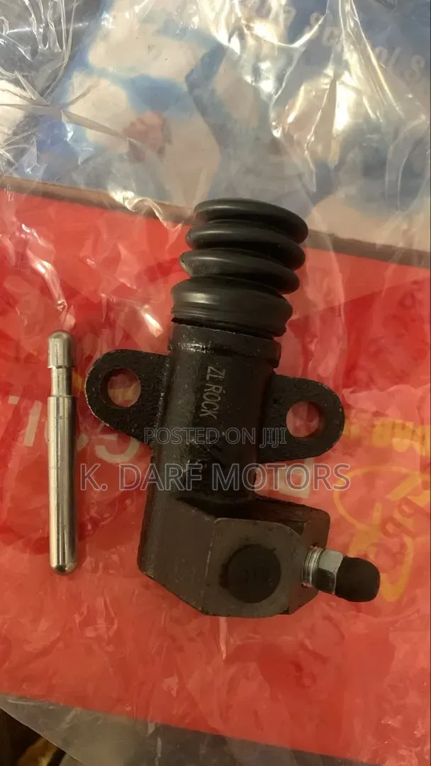 Nissan Hardbody Clutch Pot