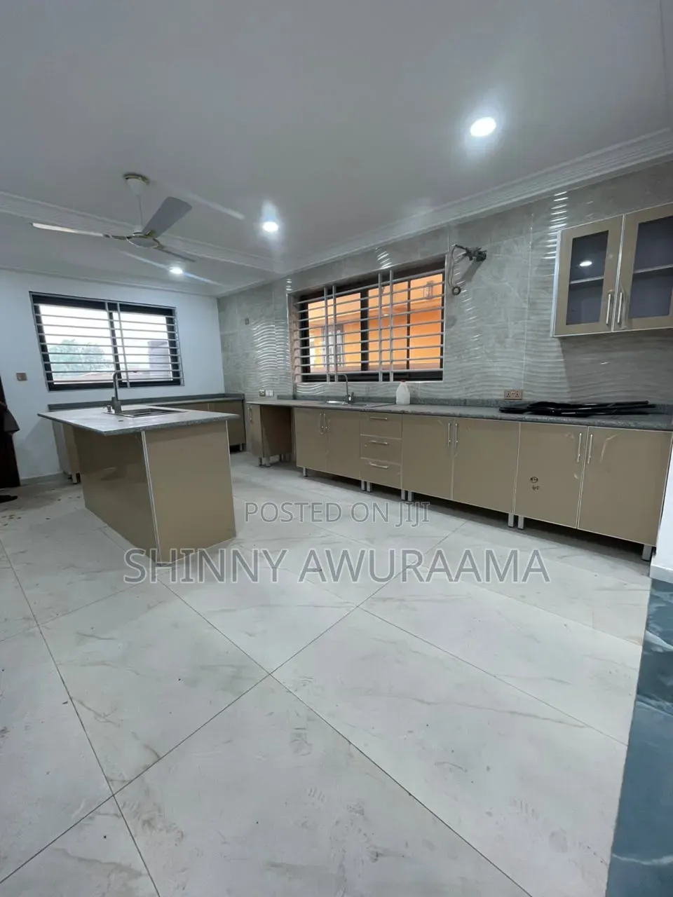 3bdrm House in Ashaley Botwe, School Junction for sale