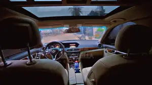 Mercedes-Benz C300 2014 Blue