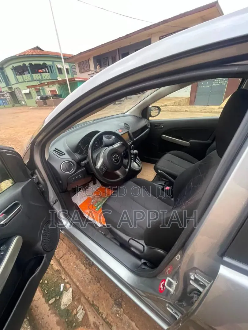 Mazda Demio 2012 Silver