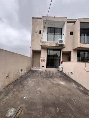 3bdrm House in Crystal Park, East Legon for sale