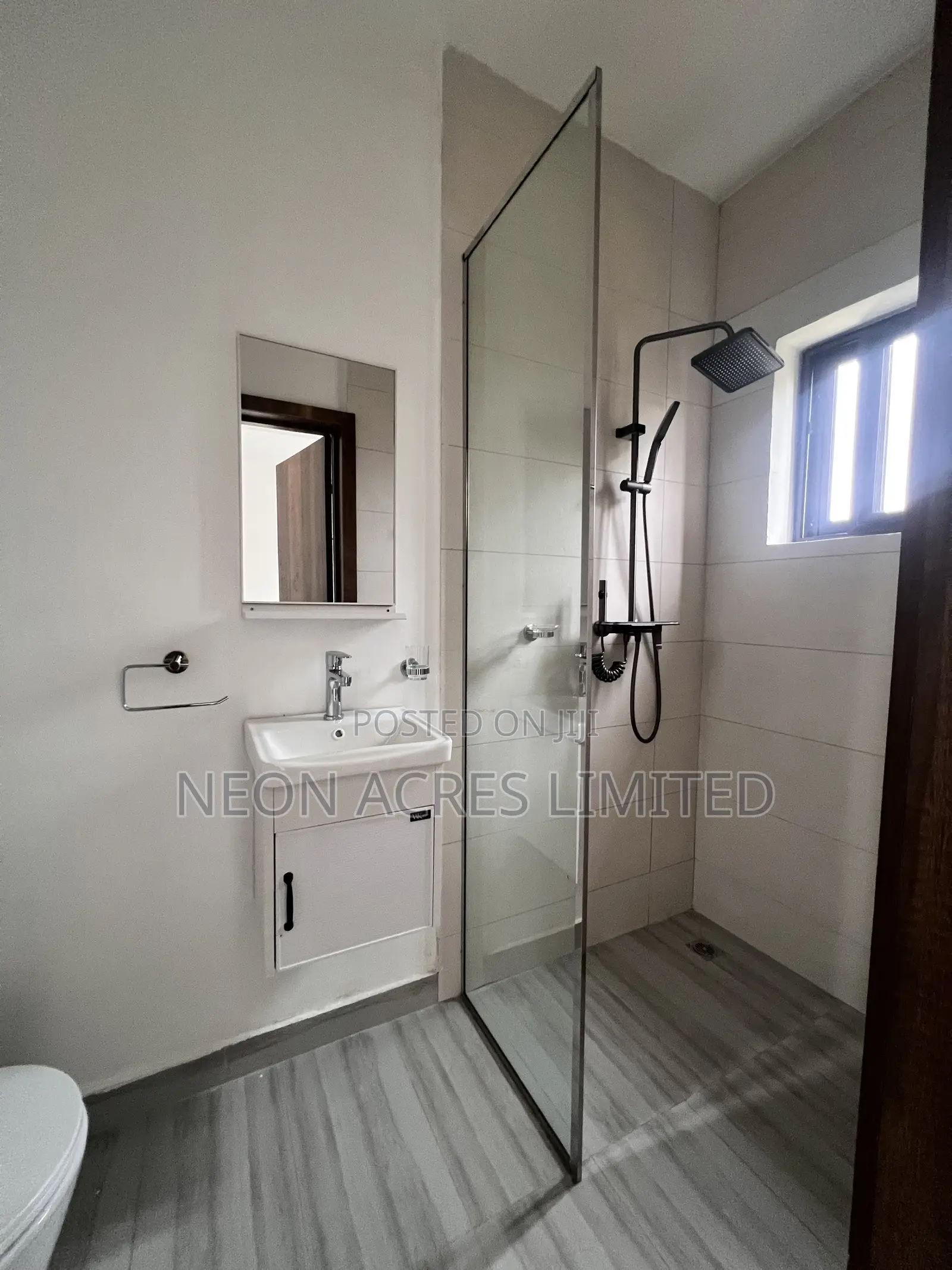 3bdrm House in Crystal Park, East Legon for sale
