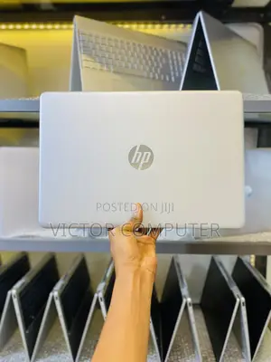 Laptop HP 15-dy2075tg 8GB Intel Core i5 SSD 256GB