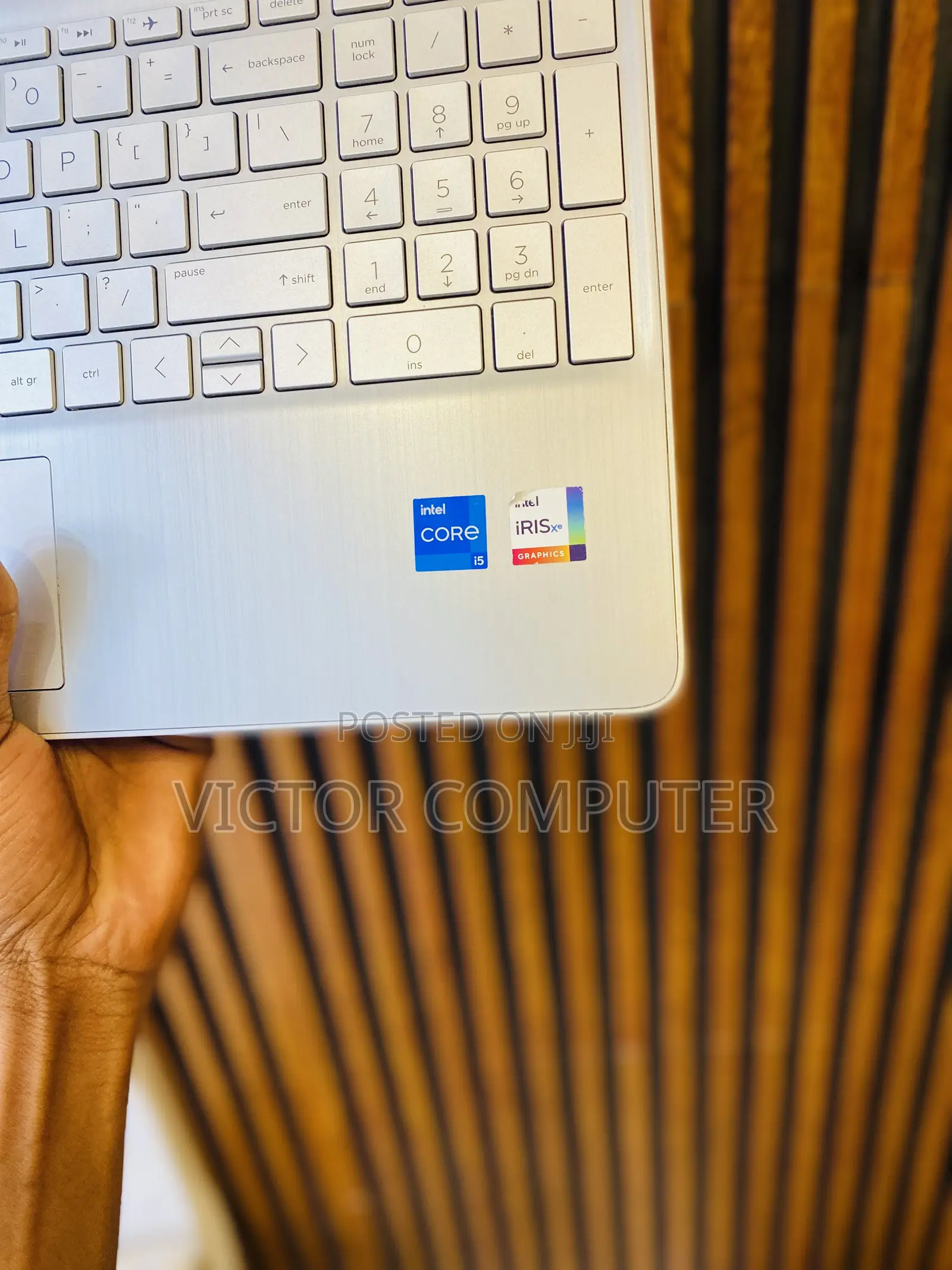 Laptop HP 15-dy2075tg 8GB Intel Core i5 SSD 256GB