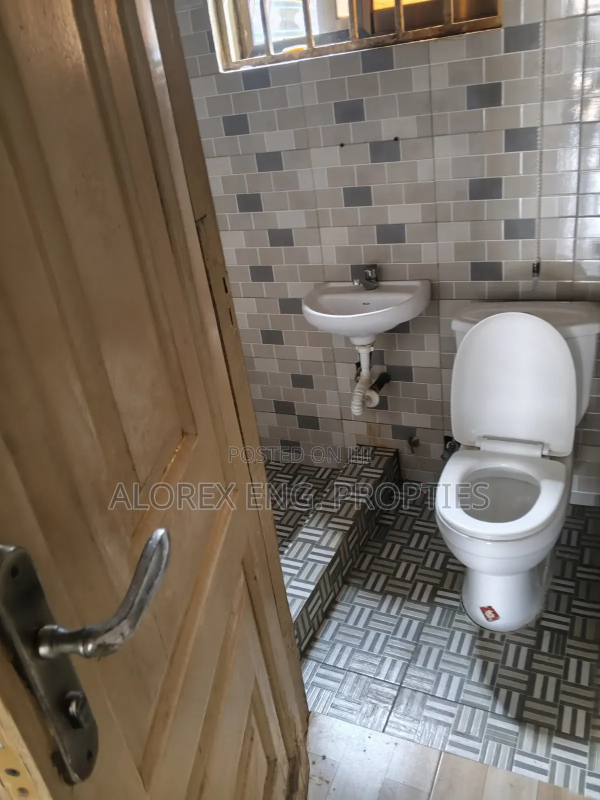 1bdrm Apartment in Danfa for rent