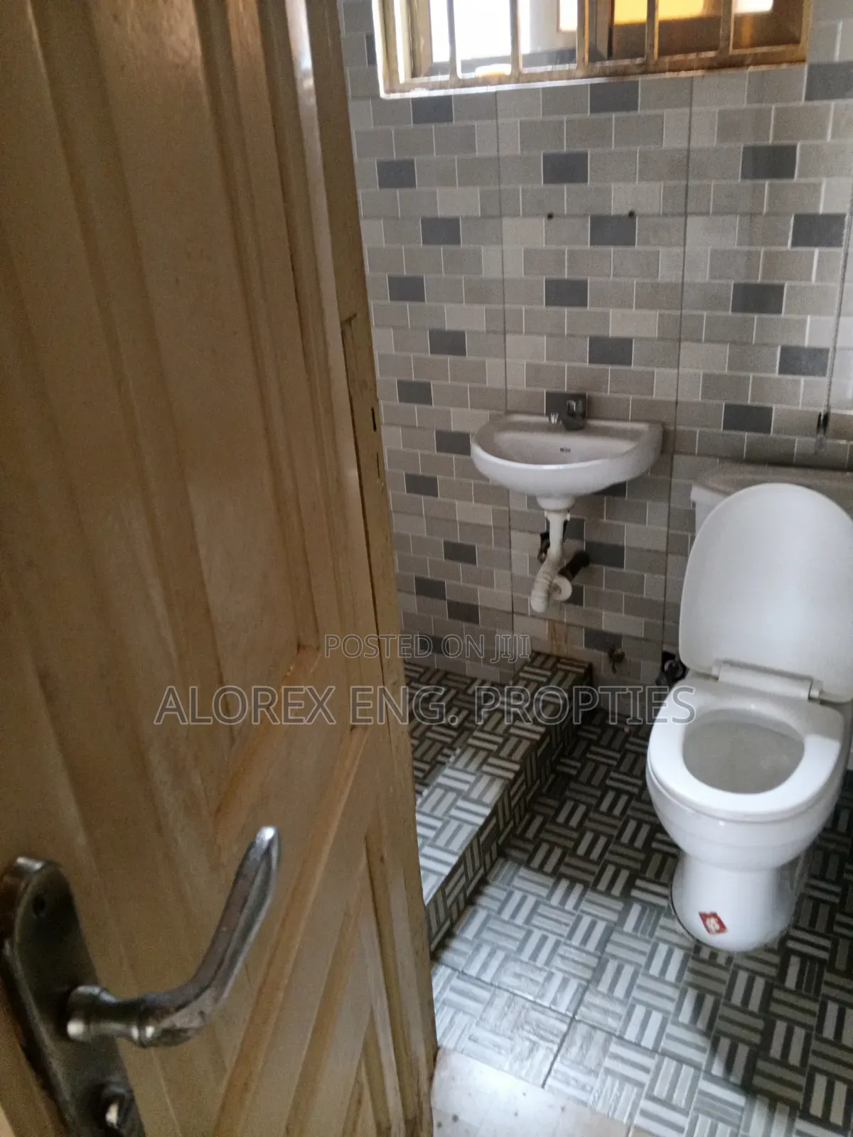1bdrm Apartment in Danfa for rent