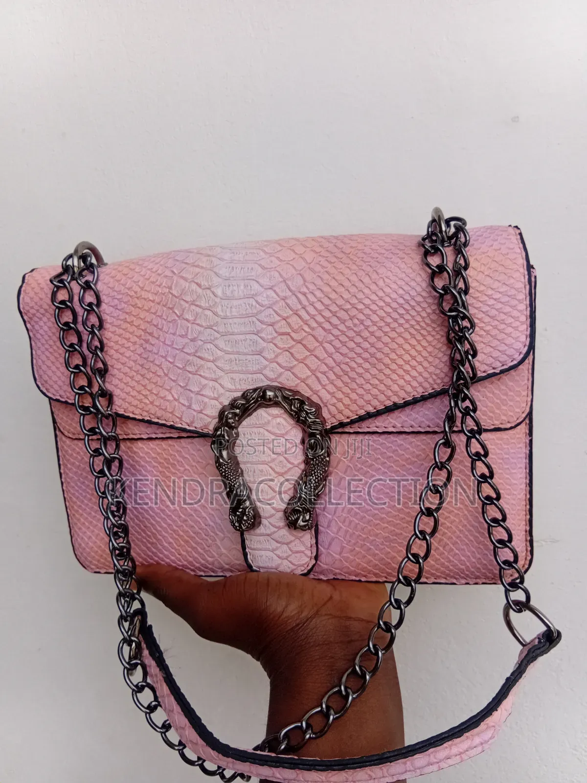 Ladies Hand Bags at Cool Price