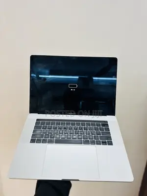 Laptop Apple MacBook Pro 2018 16GB Intel Core i7 SSD 512GB